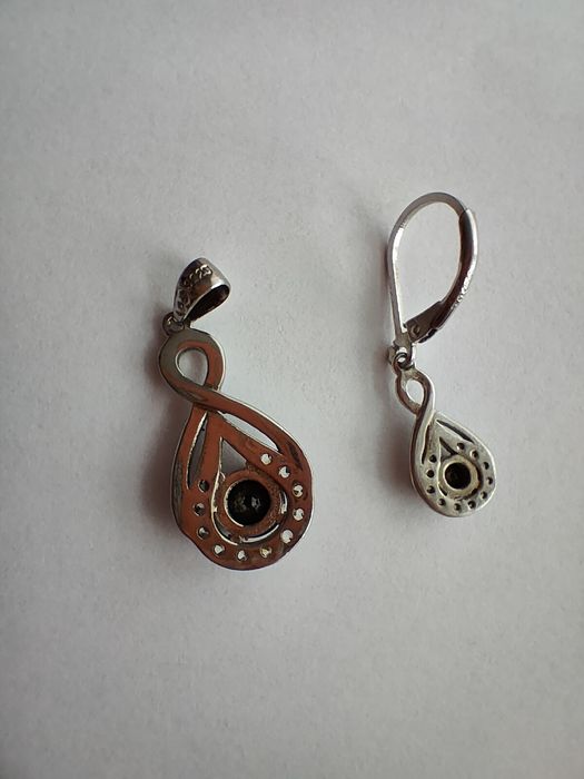 Srebrne kolczyki, przywieszka