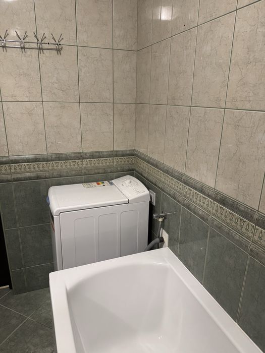 Do wynajecia w centrum Żywca kawalerka kompletnie umeblowana i wyp.