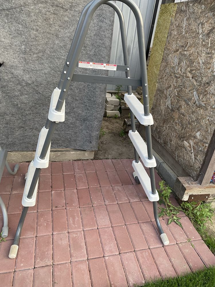 Продам лесницу доя коркасного бассейна