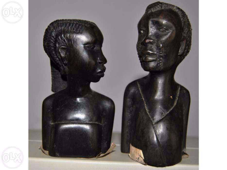 Esculturas em pau preto