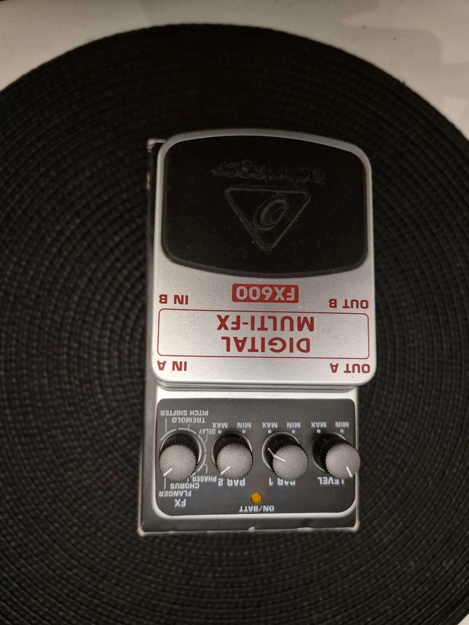 Behringer FX600 Digital Multi FX multiefekt modulacyjny kostka.