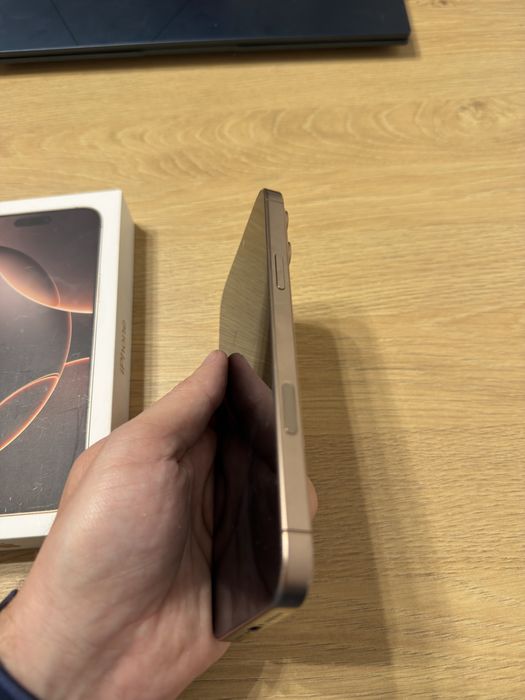 Iphone 16 pro max desert titanium