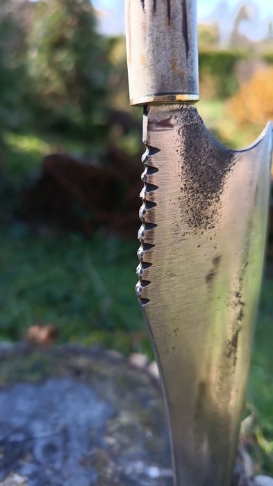 Nóż ręcznie kuty stal wysokowęglowa  militaria róg Bowie