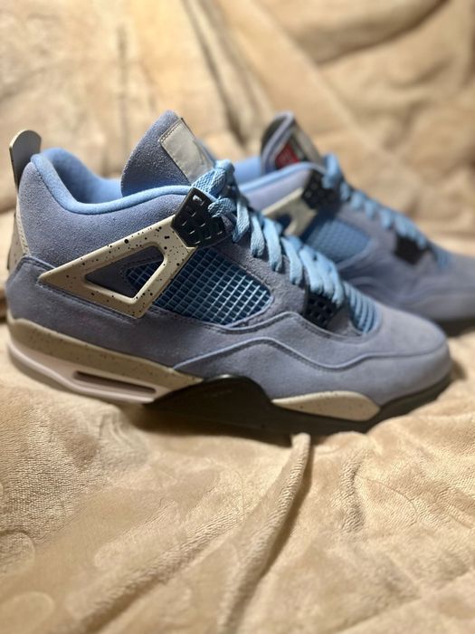 Air Jordan 4 Retro University Blue