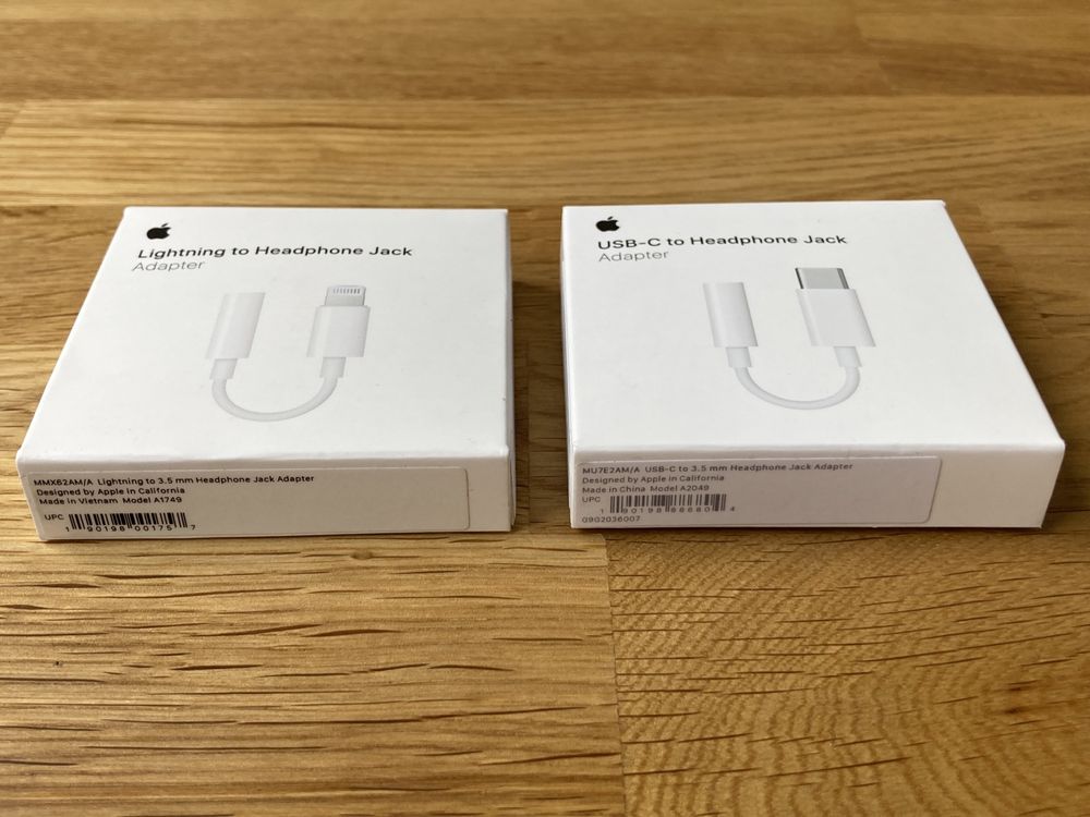 Оригінальний перехідник Apple Lightning / USB-C  to 3.5 mm Adapter