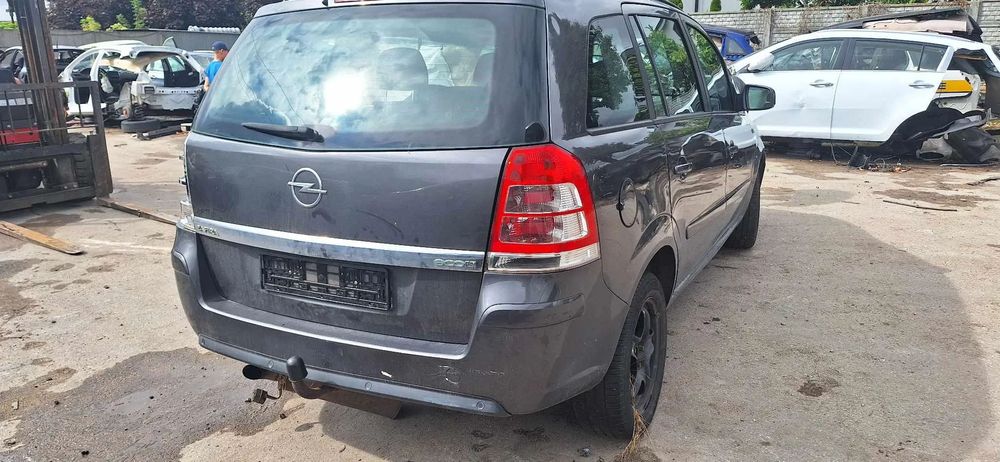 Opel Zafira B hak wiązka komplet