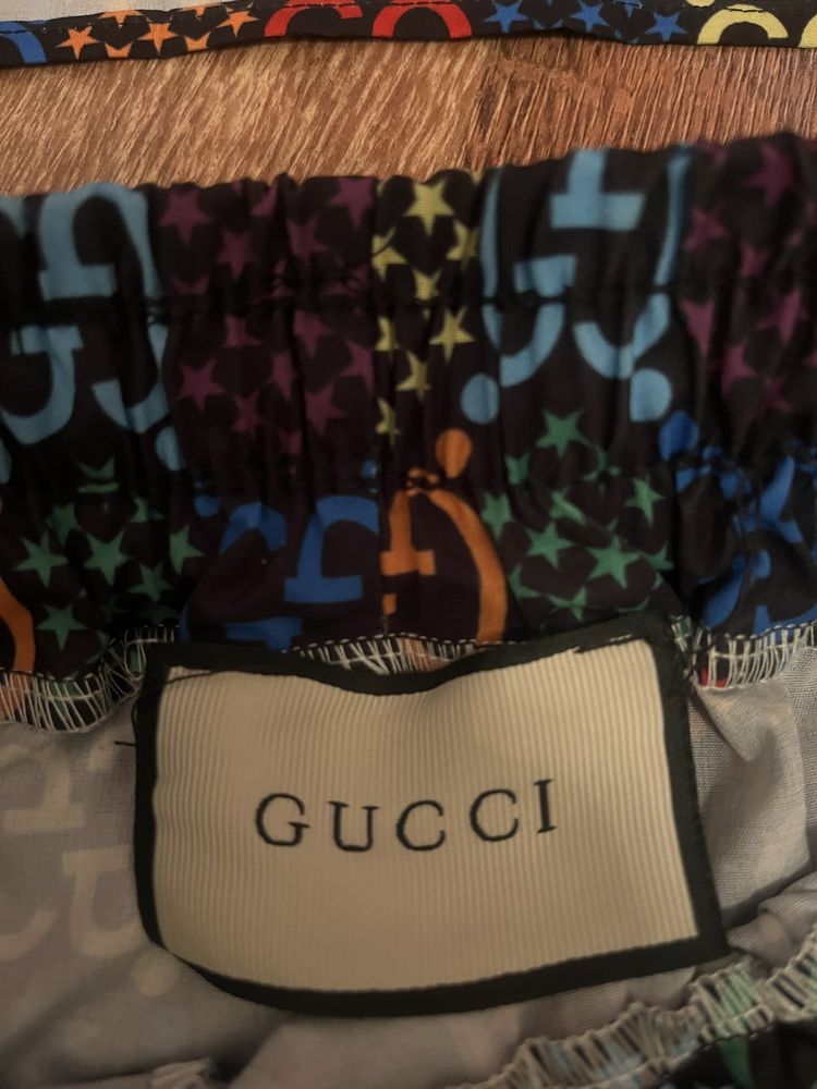 Костюм Gucci на д/ж, р.42-44. Оригинал.Состояние новой вещи.