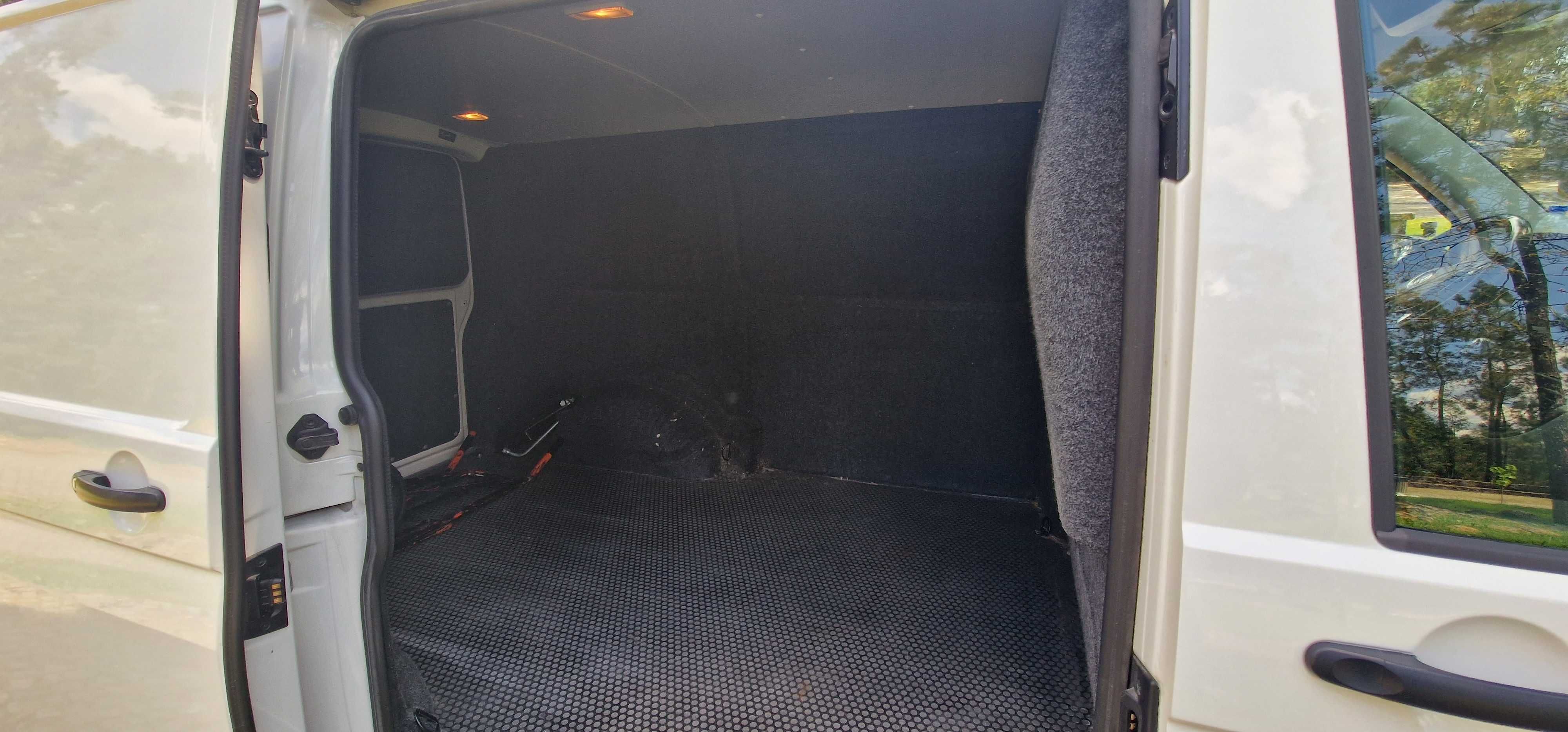 VW Transporter T6 2.0TDI