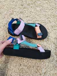 Босоніжки сандалі Zara 35 розмір