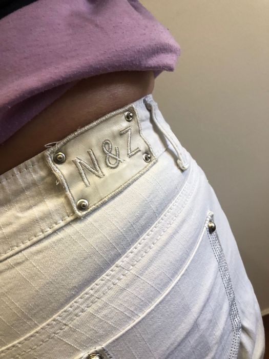 Calça curta até ao joelho