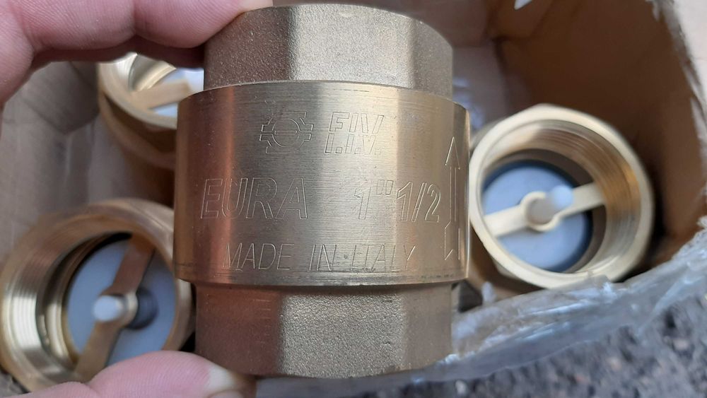Обратний клапан 1"1/2 FIV ду 40 латунь Італія нові