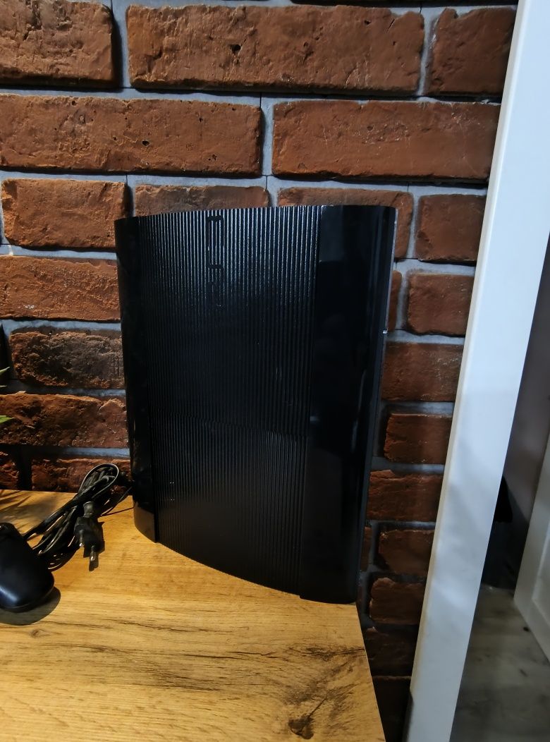 Przerobiona Playstation 3 Super Slim HFW 4 92 HEN zestaw