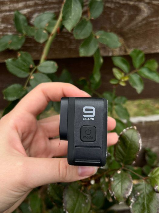 Екшн-камера GoPro Hero 9 у захисних плівках