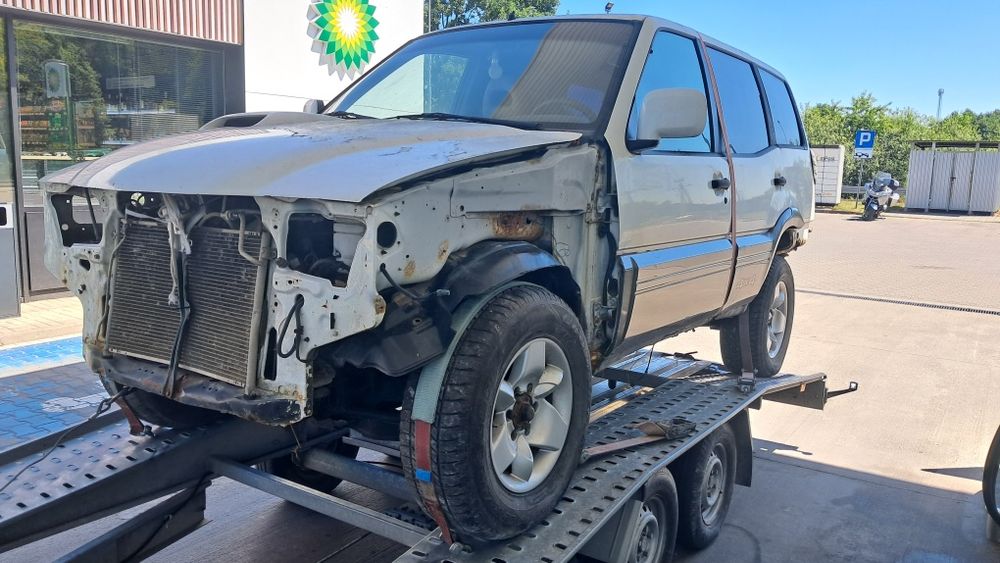 Nissan Terrano II karoseria