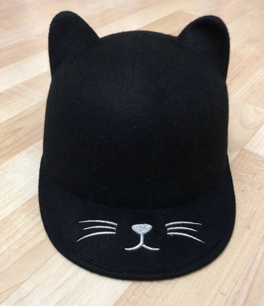 Новая шерстянная шляпка-кошка 12 л.