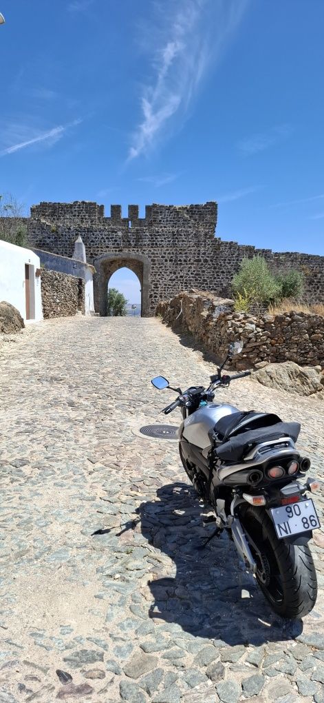 Suzuki Gsr 600 apenas a vendo porque quero comprar uma Africa  Twin
