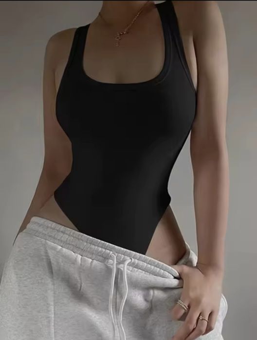 В'язане боді без рукавів