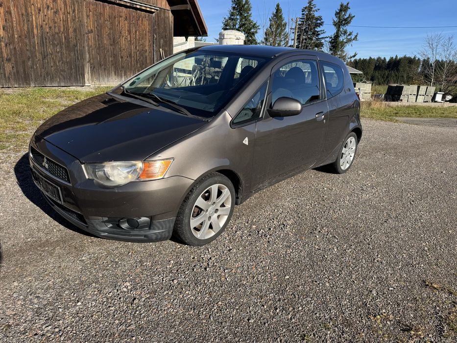 Mitsubishi colt 1.1 benz  2011 rok klima