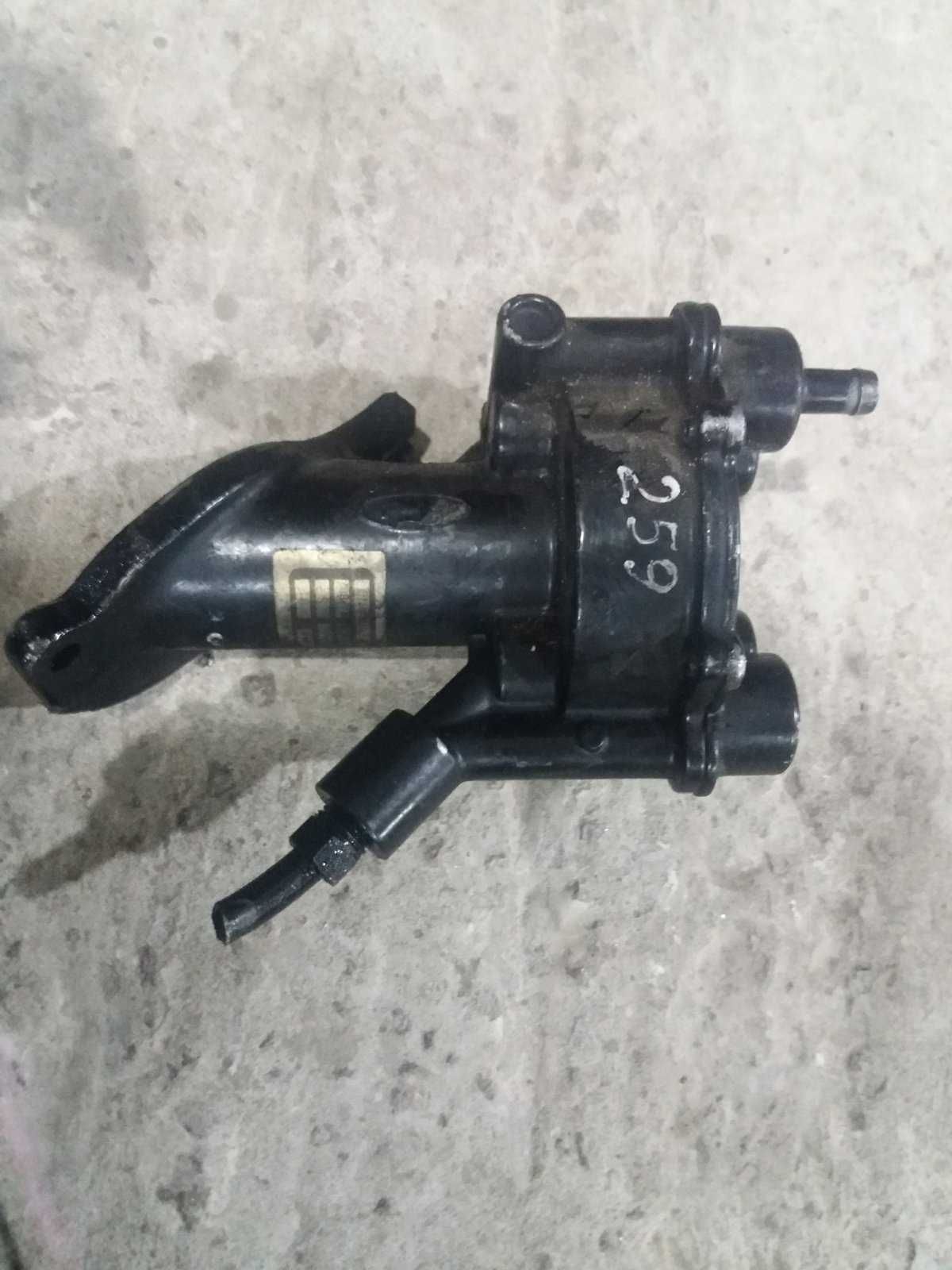 Топливная рейка Ford Connect 1.8tdci 2002-2013 R9144Z020B