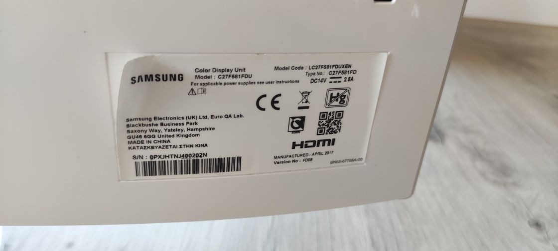 Monitor samsung kolor bialy
