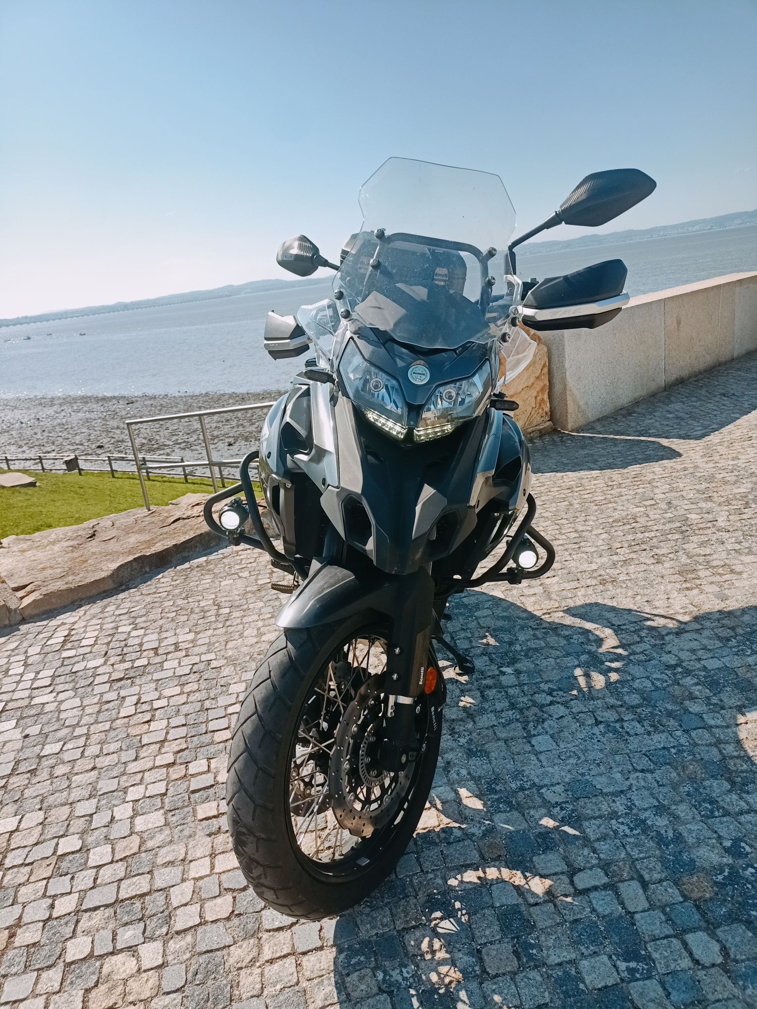 Benelli TRK 502X