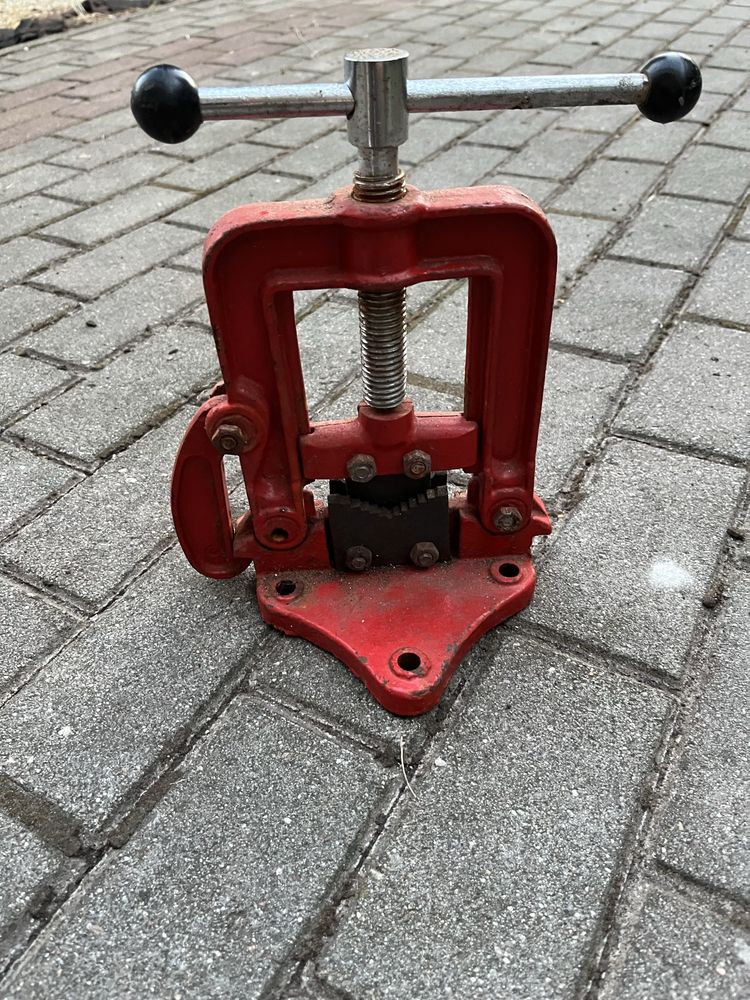 Imadło do rur hydrauliczne