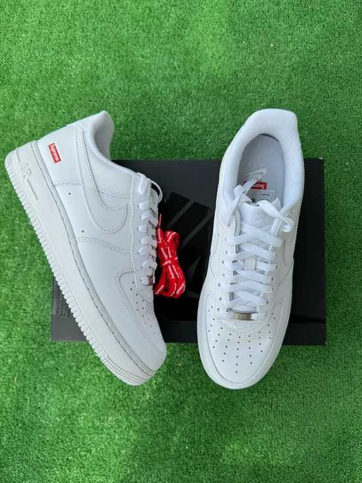 Buty meskie Mokasyny Nike_Air_Force_1_Low_Supreme_White R.38.5