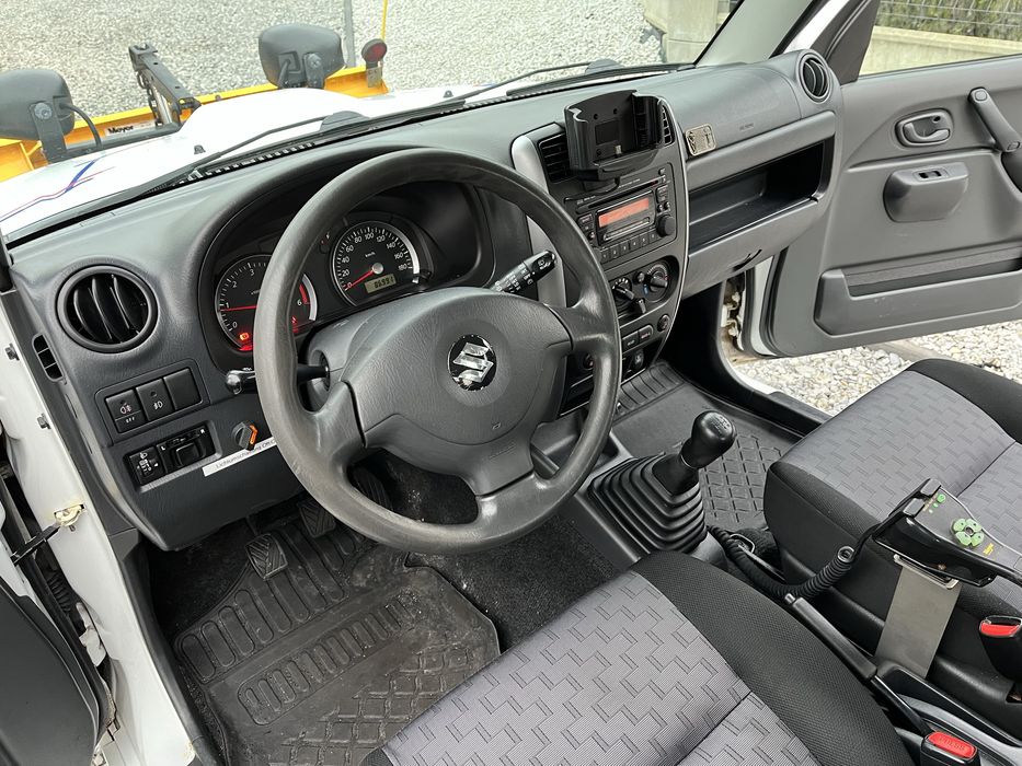 Suzuki Jimny 1.5 DDIS + 4x4 zarejestrowany W PL JAKO SPECJALNY