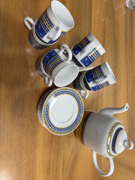 Zestaw kawowy herbaciany 8 filizanek i dzbanek