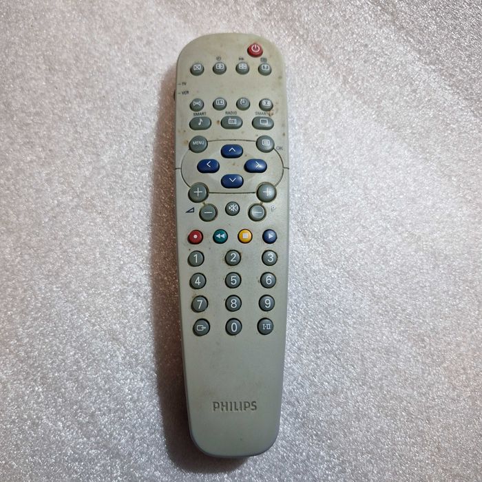 Oryginalny pilot Philips RC szary do TV LCD/LED – sprawny