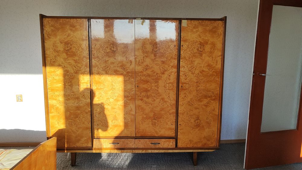 Komplet mebli z PRL - łóżko, szafa, stoliki nocne, toaletka