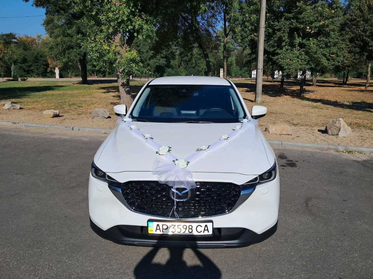 Свадебное авто Mazda CX-5.