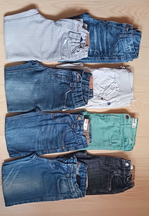 Conjunto de 8 calças para criança - 4 a 5 anos