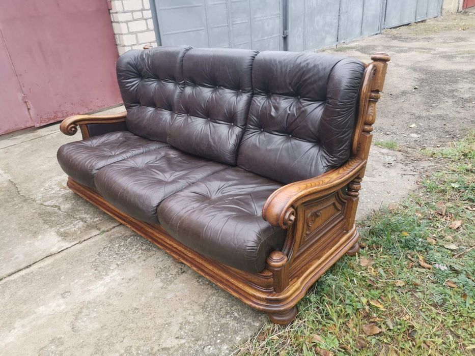 Роскошный  Кожаный диван на дубе из Бельгии.Эксклюзив