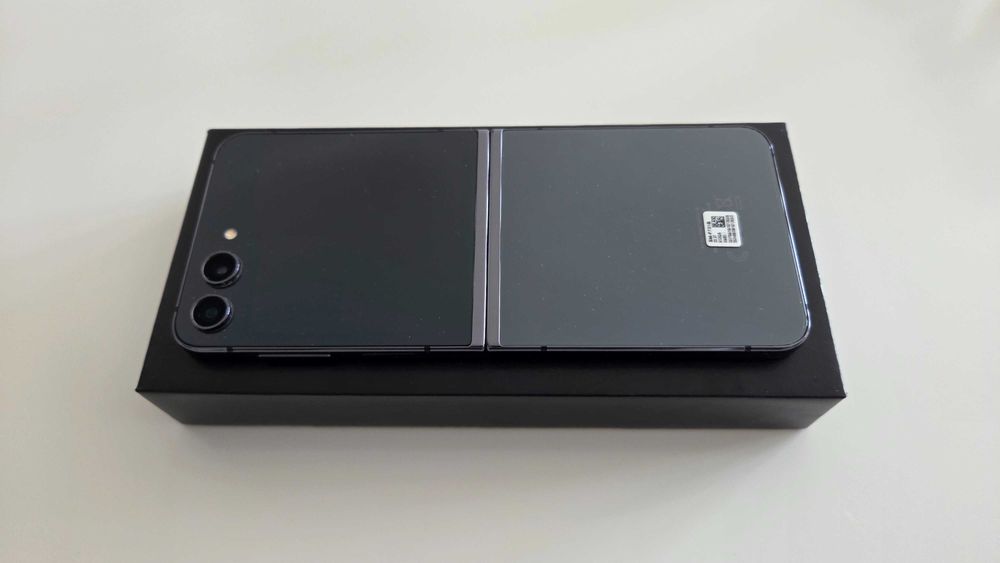 SAMSUNG Galaxy Z Flip 5 8/512GB 5G 6.7" 120Hz Grafitowy SM-F731