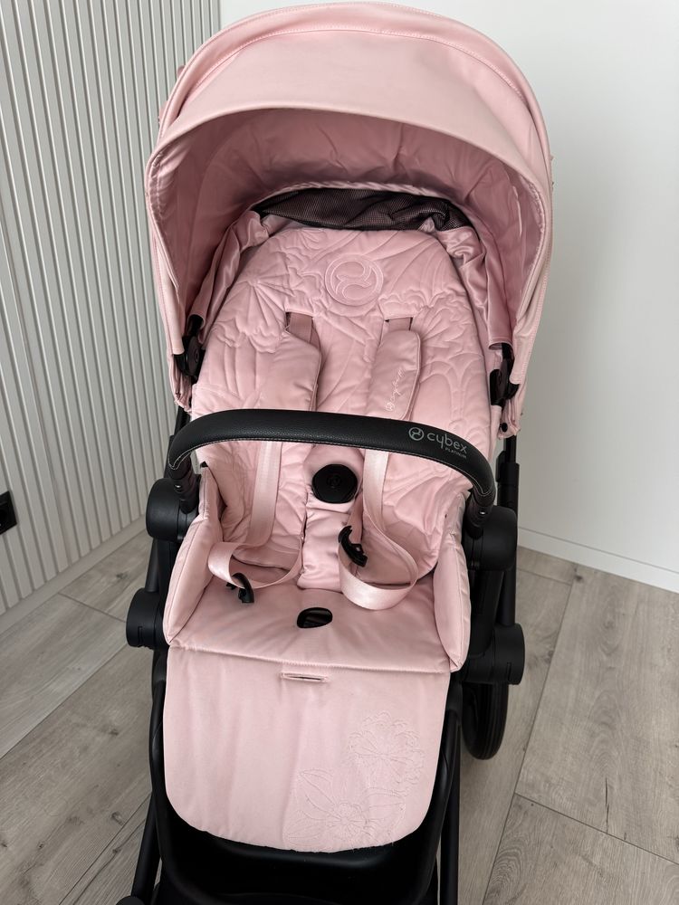 Продам коляску Cybex Priam Lux 4.0 Simply Flowers