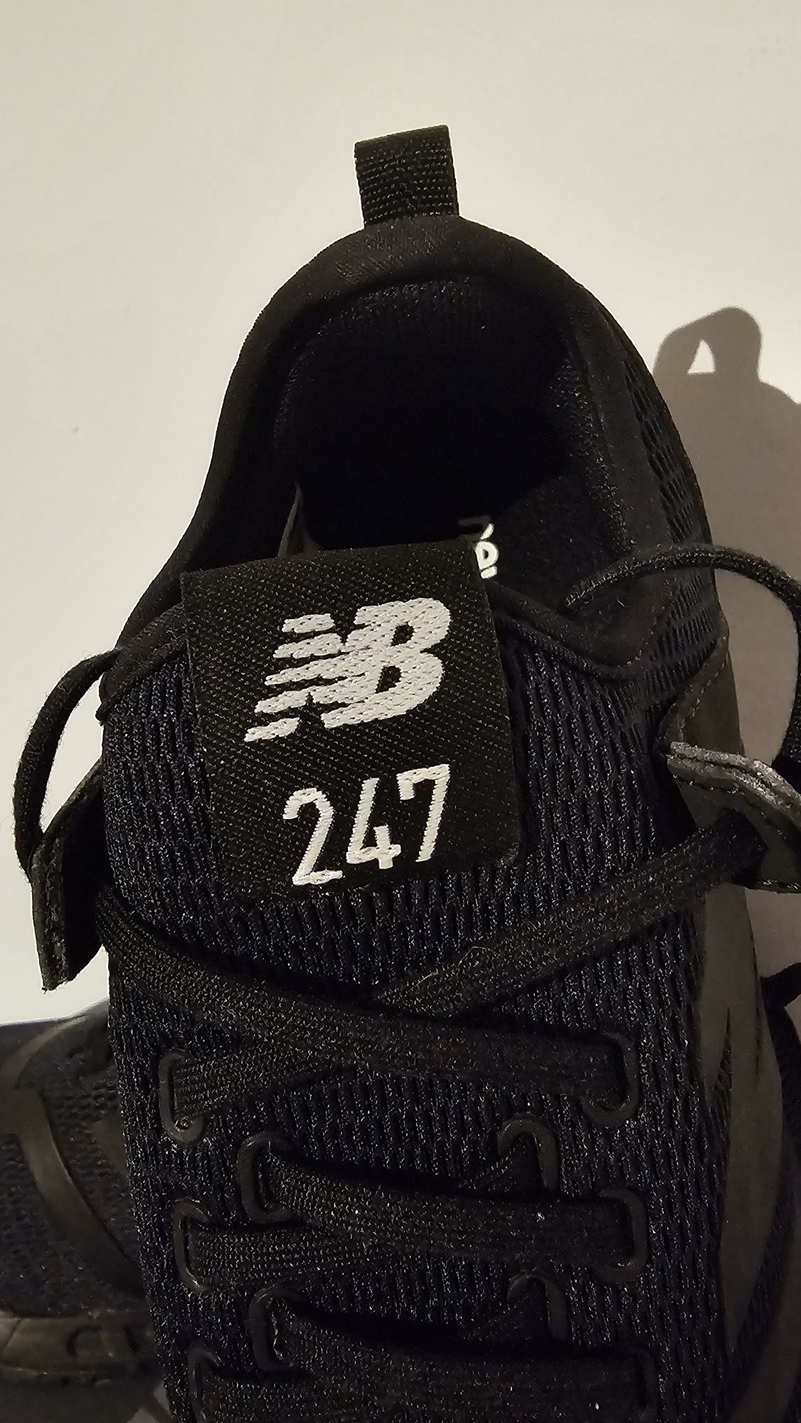Sneakersy sportowe New Balance czarne w rozmiarze 37 / wkładka 22.5 cm