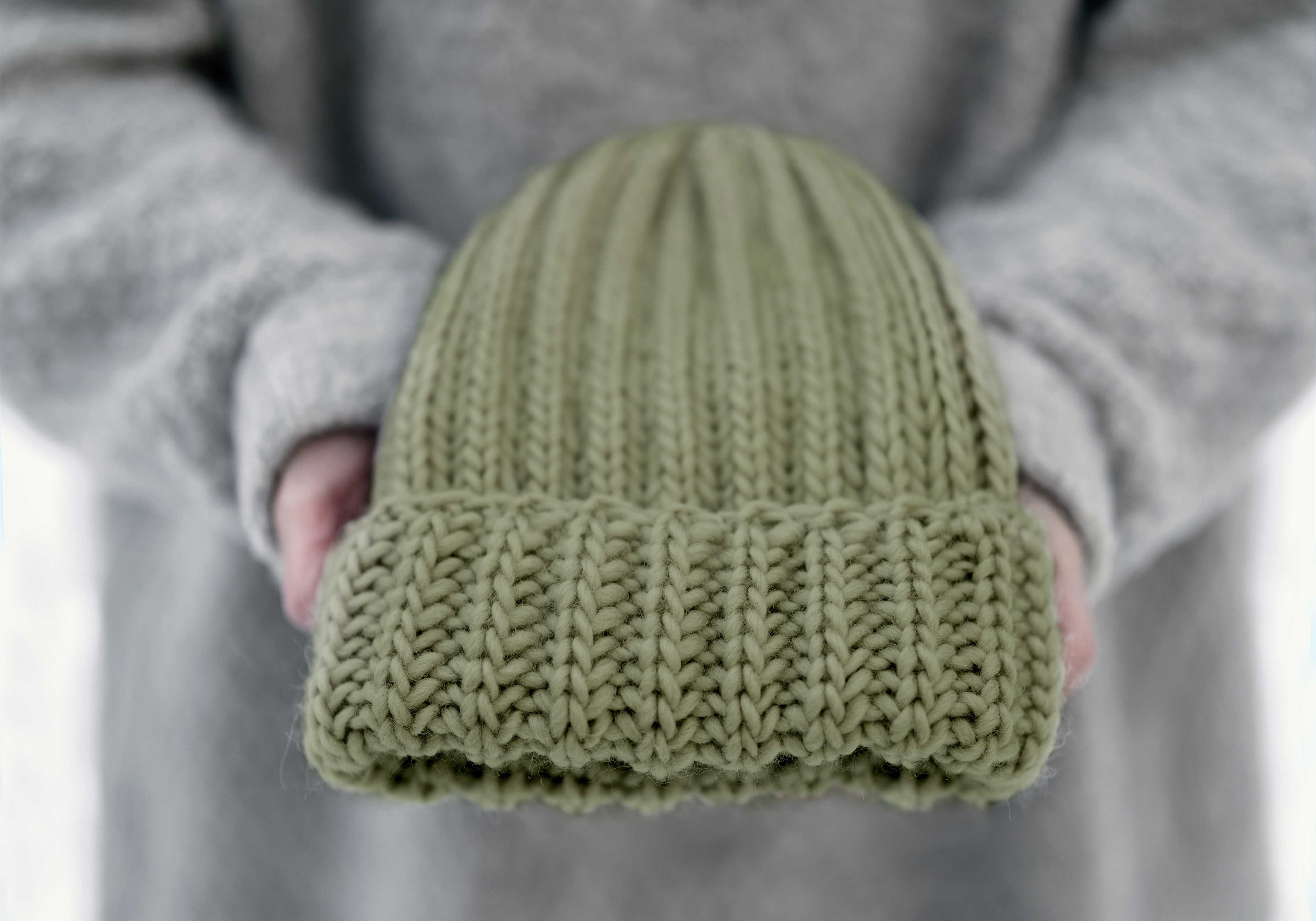 Zielona szałwiowa gruba ciepła czapka beanie rękodzieło handmade