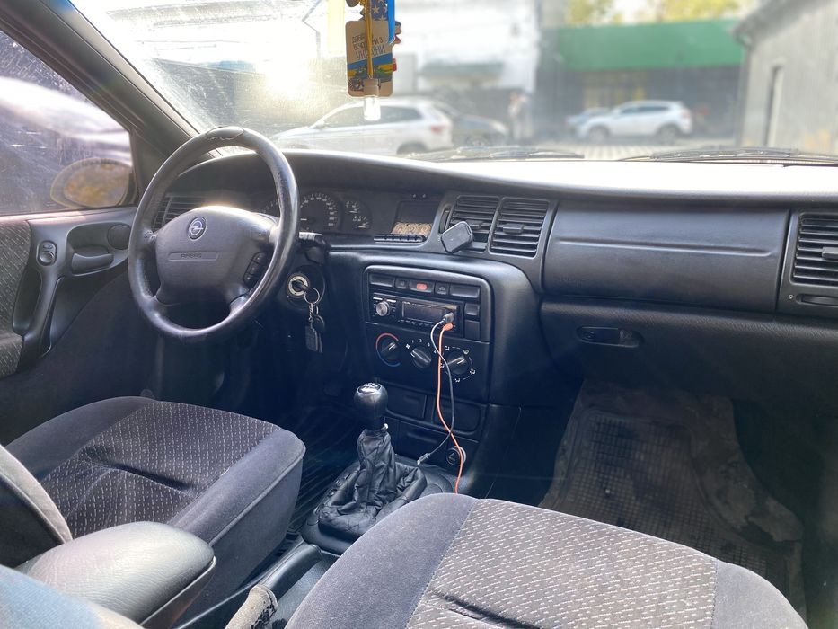 Opel Vecrta B 1,8 бензин