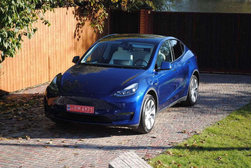 Tesla Y 2024 DUAL motor 24k км супер стан!
