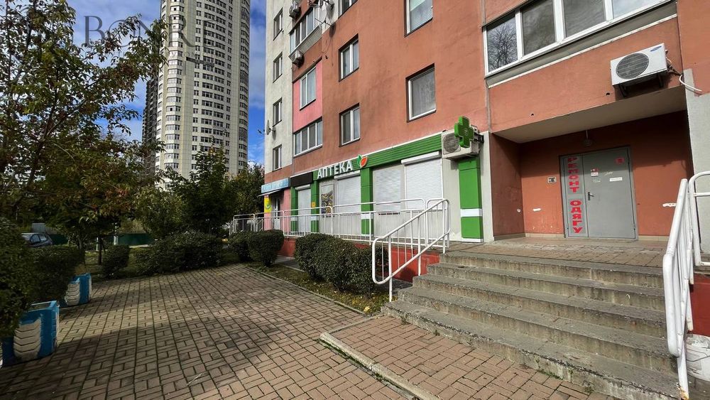 Продаж, Торгове, Фасад, пр-т. Червоної калини, 74,5м2