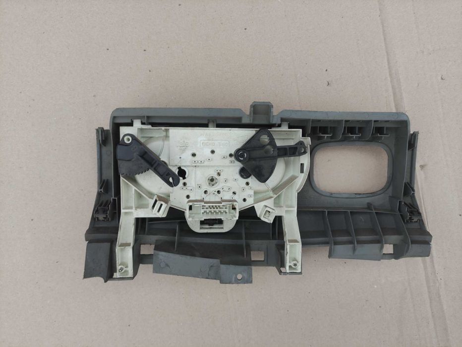 Блок управления переключатель печки Renault Trafic Opel Vivaro 1,9 2,0