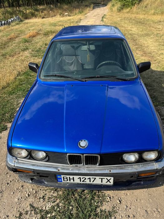 BMW e30 323 i 1988