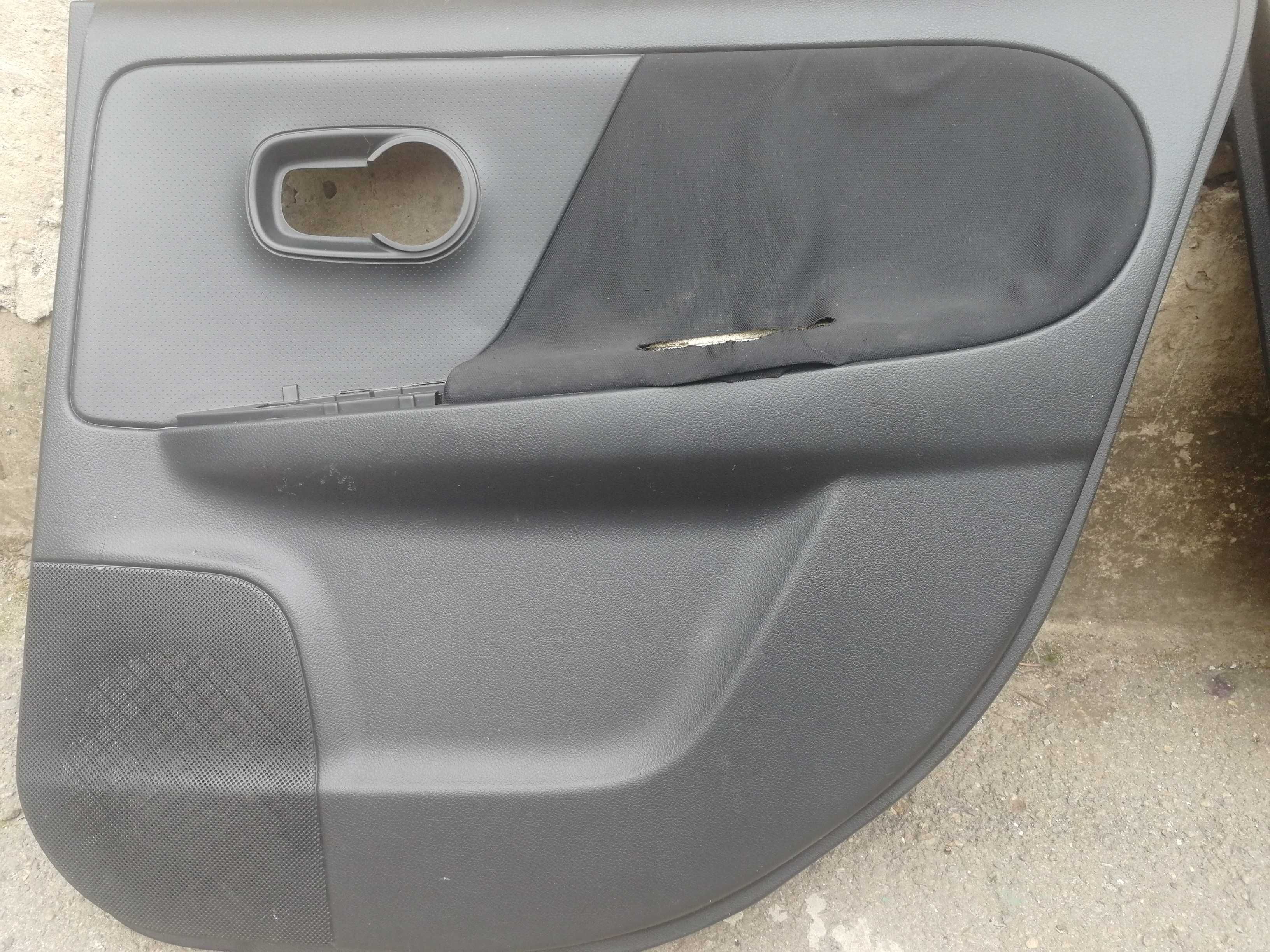 Продам комплект карт дверей для Nissan Noyt Е11, с 2006-2013