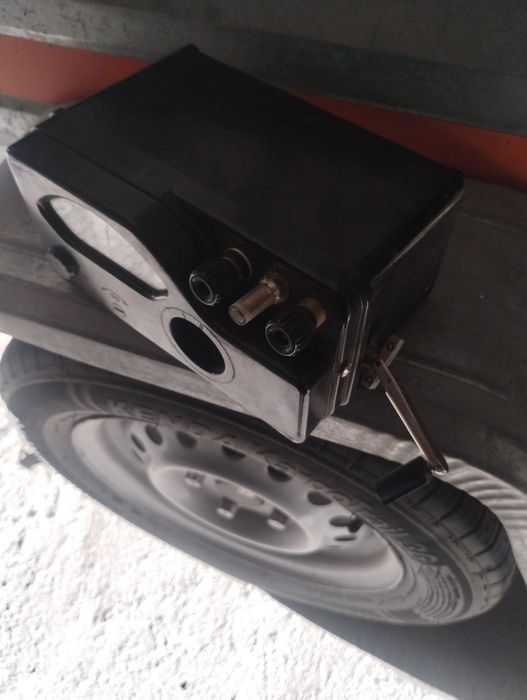 Megaomomierz IMI - 411 miernik izolacji Era 1000V  1962r