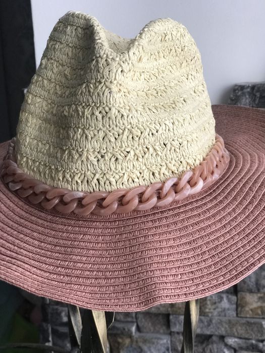 Пляжна коралова шляпка