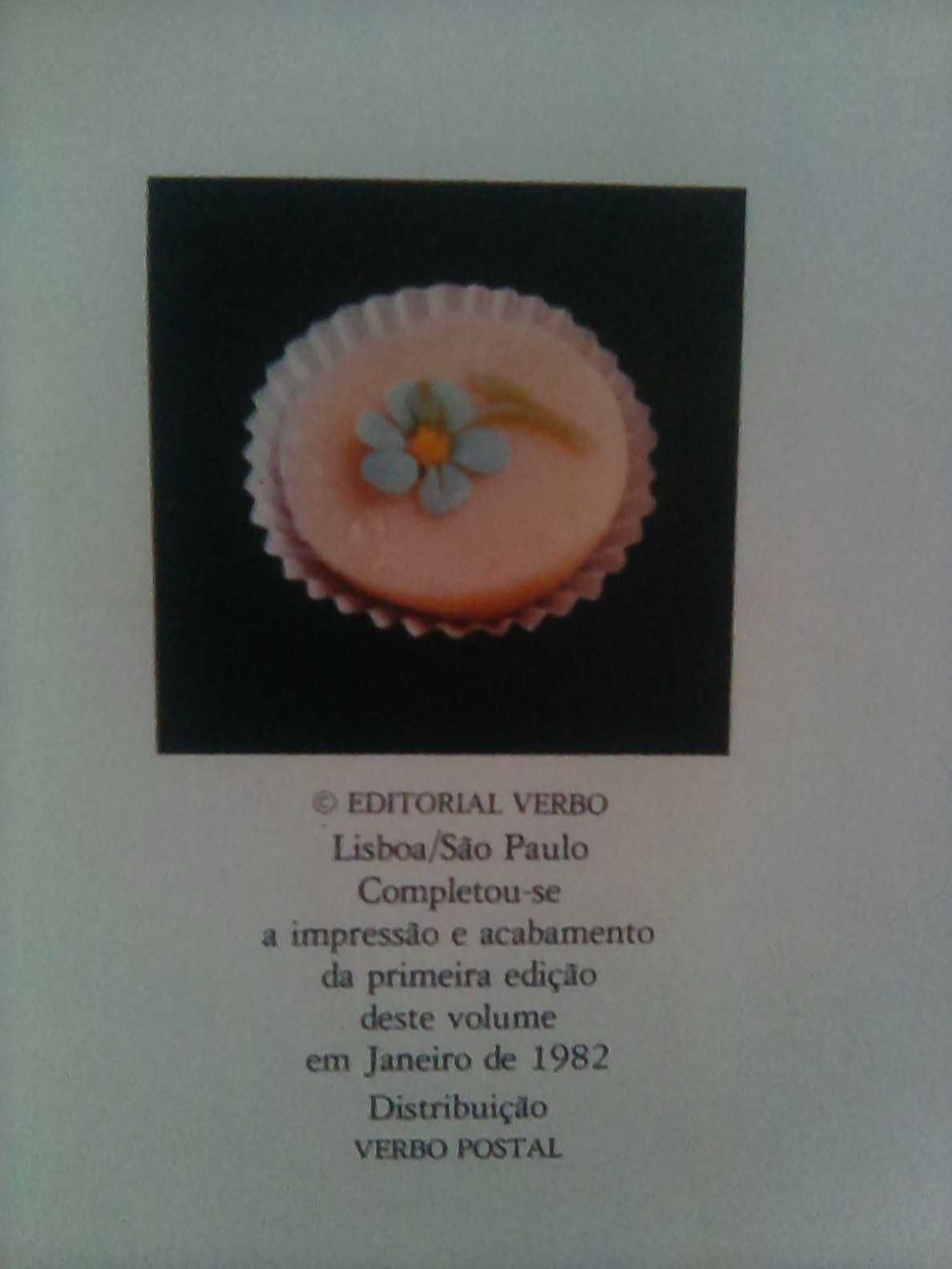 "Cozinha Tradicional Portuguesa" de Maria de Lourdes Modesto 1ª Edição