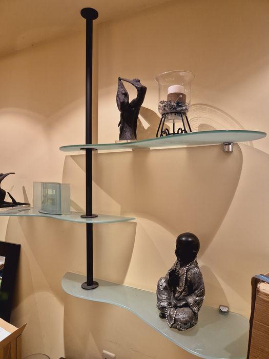 Estante personalizada  suspensa