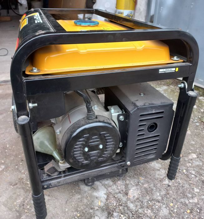 Продам генератор бензиновий.