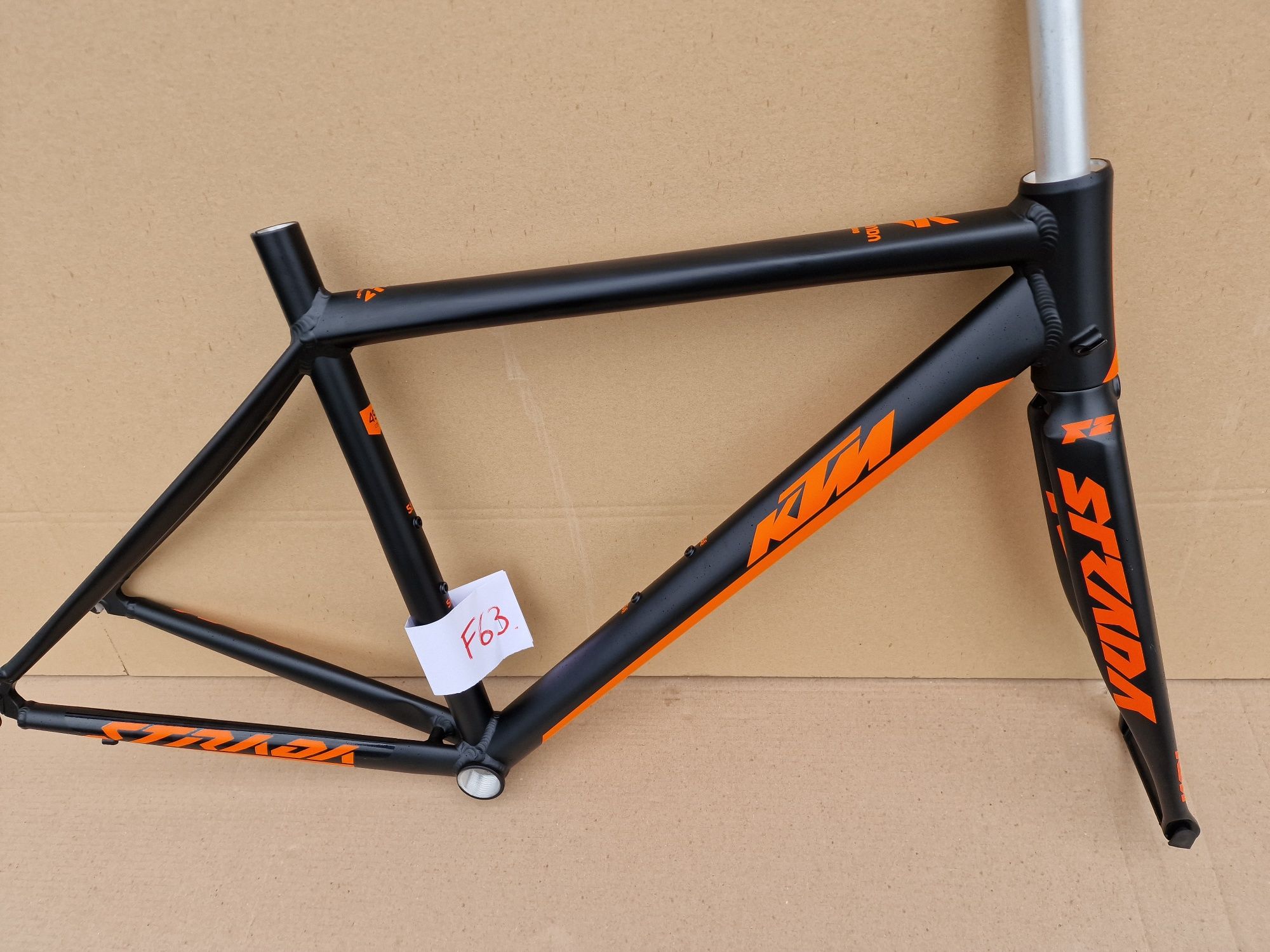 KTM STRADA 1000 rama szosowa alu z widelcem 57 Faktura szosa FVAT